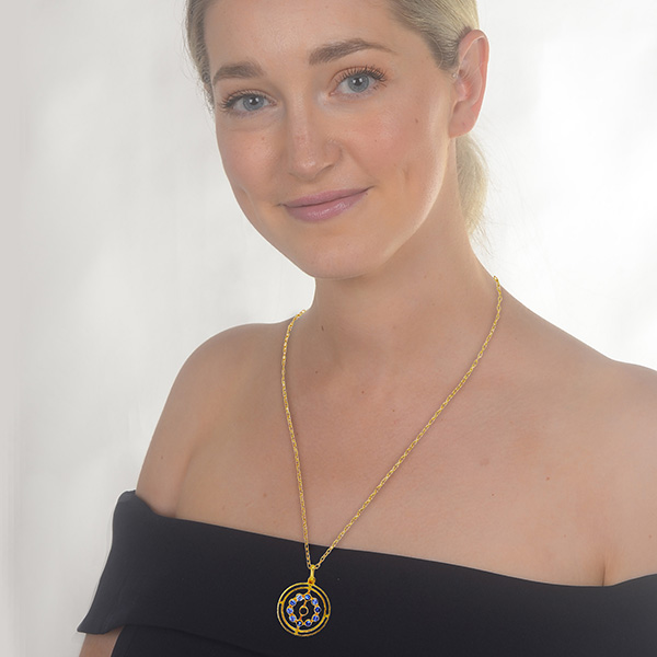 YG deco O pendant on Rose